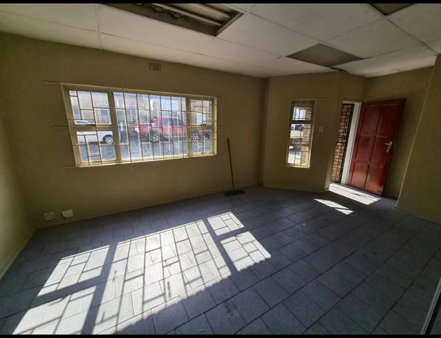 440M² WAREHOUSE TO LET IN WADEVILLE